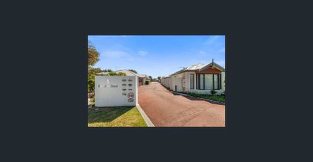 Lovely 3 x 2 in Great Location! - Photo 4