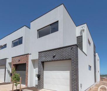 Open the Door to Top end townhouse in Tonsley - Photo 4