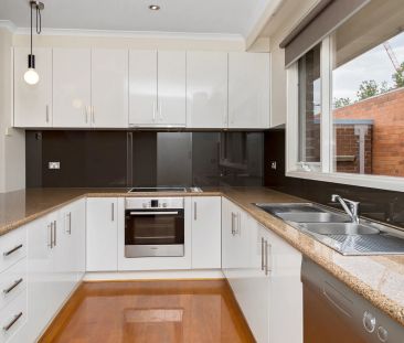 Private & Well maintained Villa Unit - Photo 3