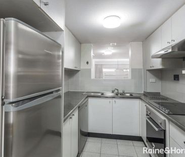 Contemporary Bushland Townhouse in a Peaceful Marsfield Setting - Photo 5