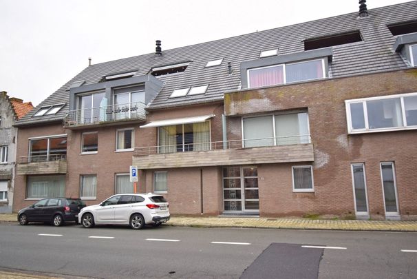 APPARTEMENT MET RUIM TERRAS EN GARAGE - Photo 1