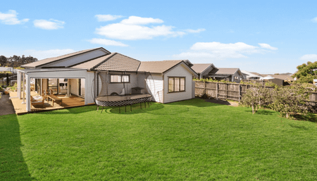 Spacious Family Living in an Unbeatable Location - Photo 4