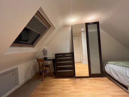 Room in a Shared House, Fitzneal Street, W12 - Photo 4