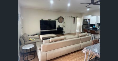 Modern 3-Bedroom Rental in Prime St Marys Location - Photo 2