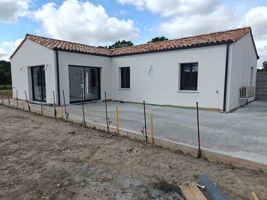 Location maison 4 pièces, 89.64m², La Garnache - Photo 1