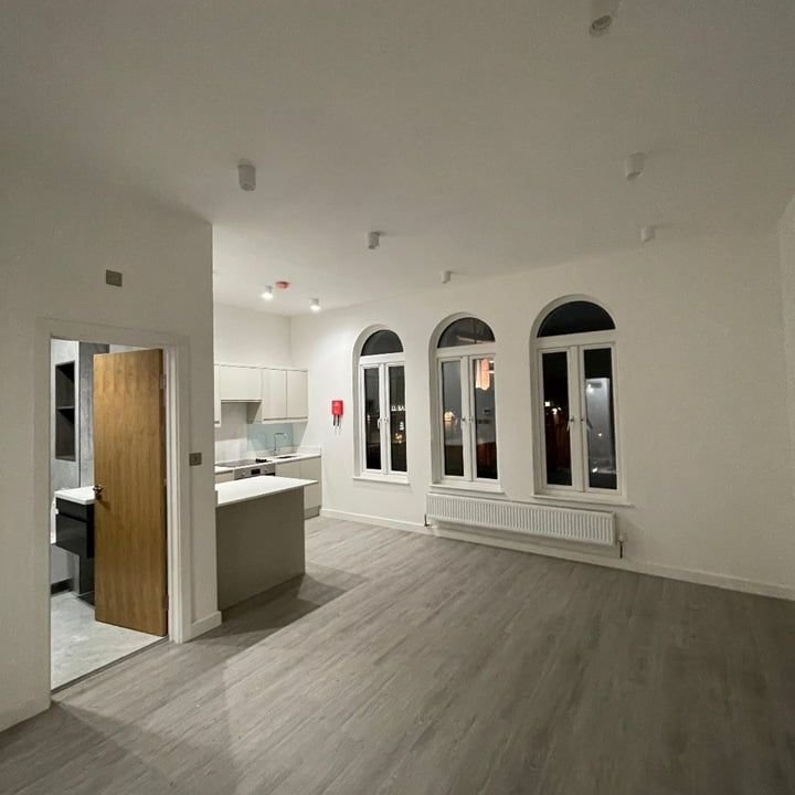 1 Bed Flat, Wimbledon Hill Road, SW19 - Photo 1