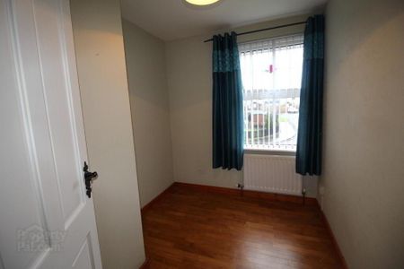 16 Larchfield Gardens, Kilrea, BT51 5SB - Photo 2