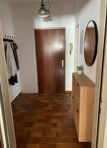 HIT! GÜNSTIG,FREUNDLICH, BEQUEME 2 ZIMMER WOHNUNG IM ZENTRUM ! - Photo 2