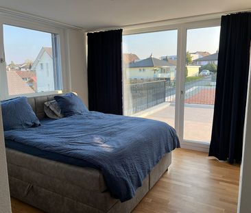 Exklusive 4.5-Zimmer-Attikawohnung mit grosszügiger Terrasse in ruh... - Foto 2