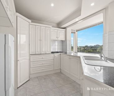 Four Bedroom Plus Study Spacious Family Home ! - Photo 4