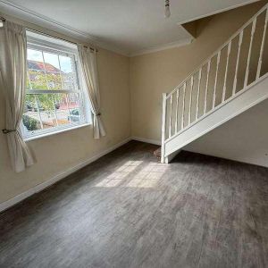 Sussex Place, Slough, Berkshire, Sl1 - Photo 2