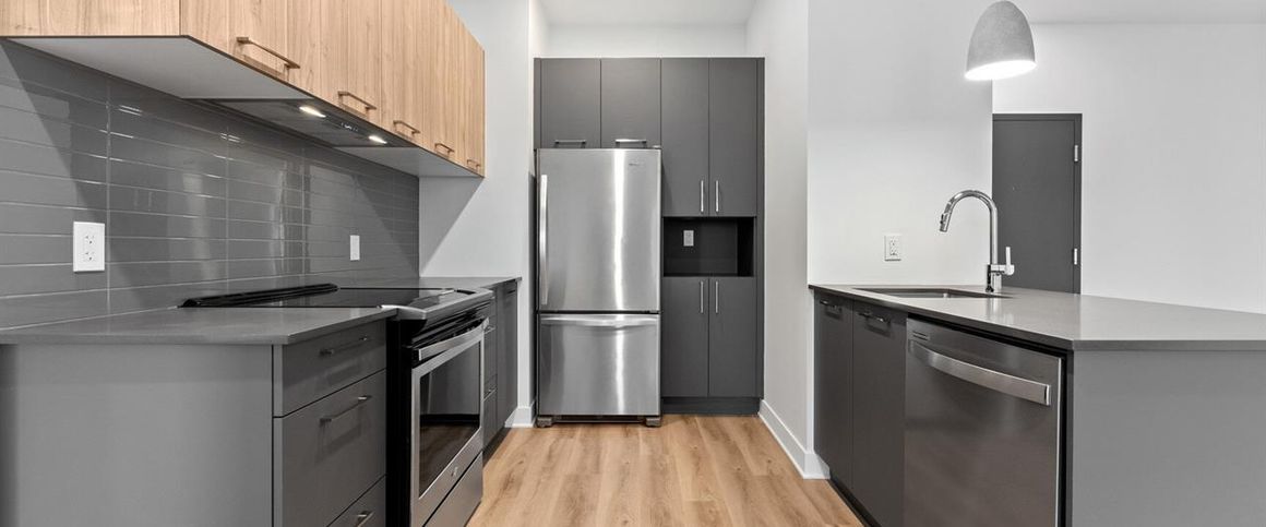 2 Bedroom [4.5] - 1355 Le Corbusier Blvd., Laval - Photo 1