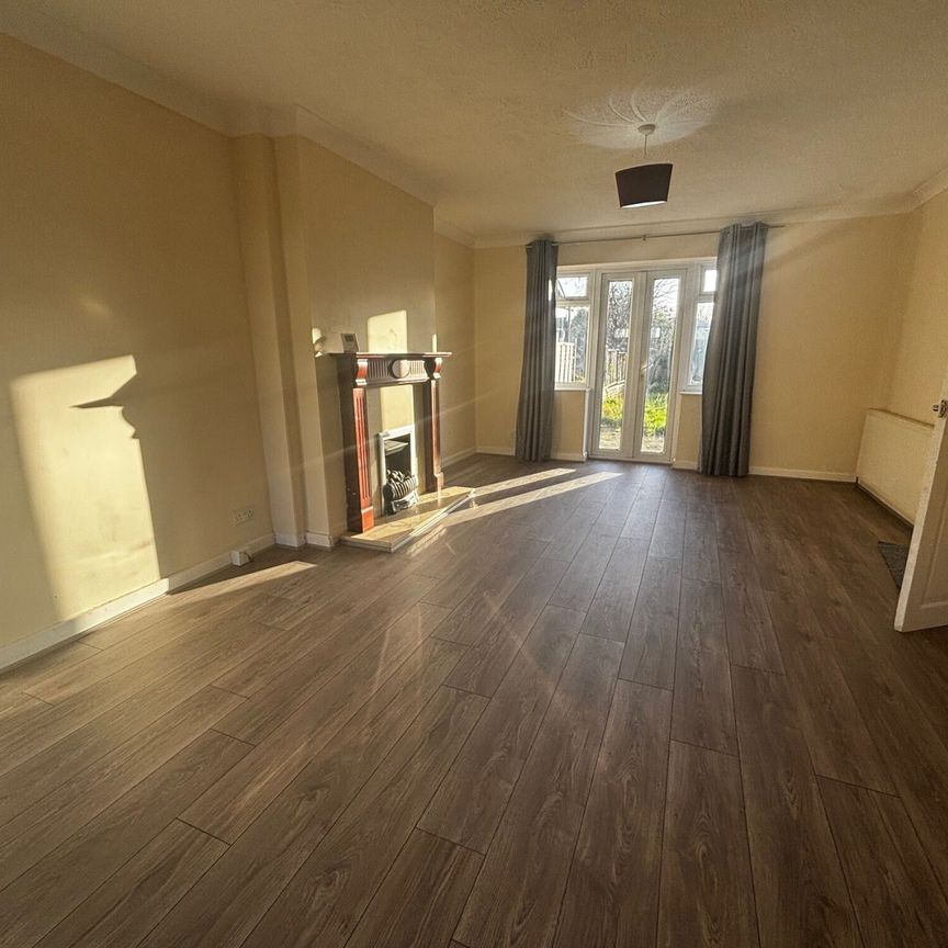 3 bedroom semi-detached house to rent - Photo 1