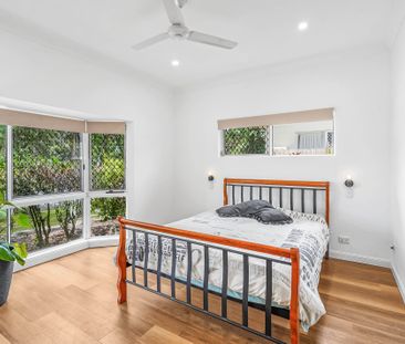 Four bedroom family home - Photo 3