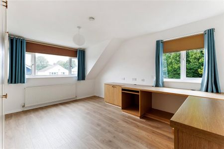 4 bedroom detached house to rent - Photo 2