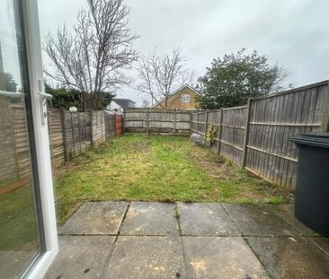 1 bedroom in a flat share to rent - Photo 3