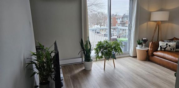 Grand 4 ½ , un superbe appartement rénové, lumineux et moderne a Ahuntsic - Photo 2