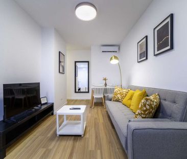4 room luxury Flat for rent in Madrid, Spain - Photo 1