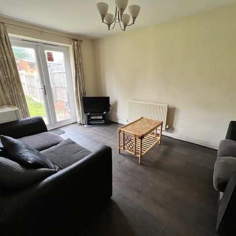 1 bedroom in a house share to rent - Photo 1