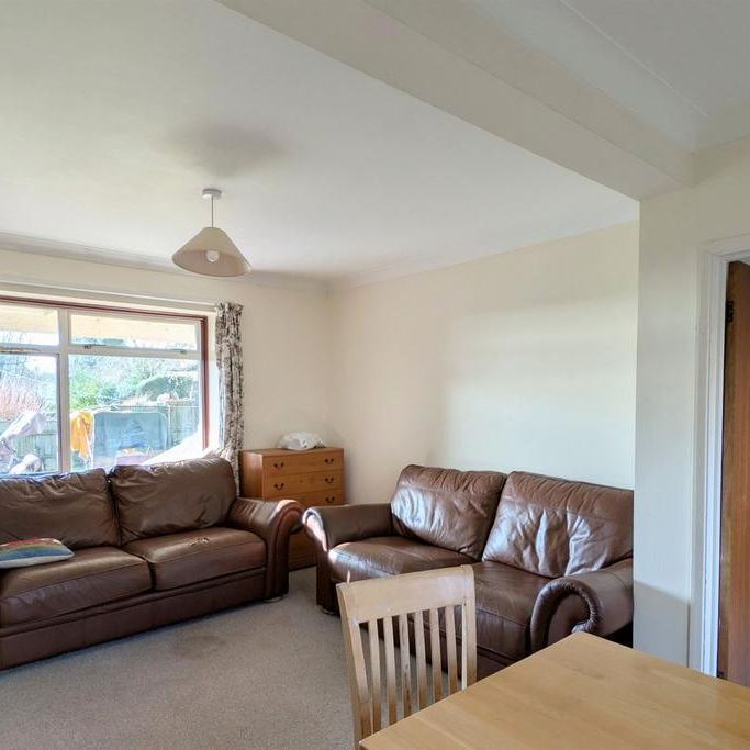 3 bedroom semi-detached house to rent - Photo 1