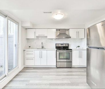 For Lease - 4050 Dunmow Crescent, Mississauga, Ontario - Photo 3