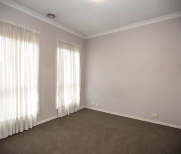 MAGNIFICIENT MAIN - Photo 4