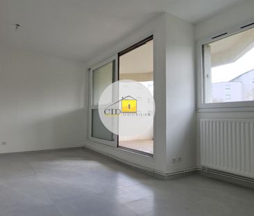 Appartement - 4 pièces - 78,36 m² - Saint-Priest - Photo 4