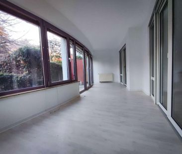 Geräumige 2,5 Zimmerwohnung mit Wintergarten, Terrasse und Stellp - Photo 5