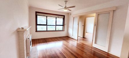 3 Dumas Avenue, Avondale Heights VIC 3034 - Photo 2