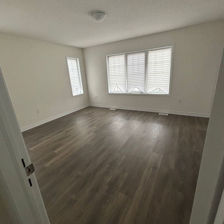 For Lease - 28 Abby Drive, Wasaga Beach, Ontario - Photo 1