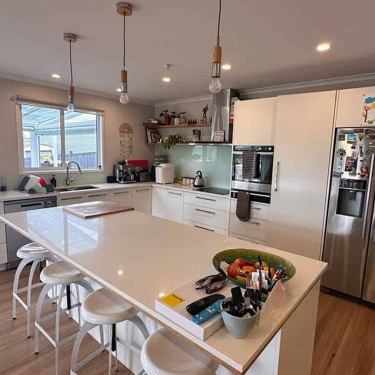 Large family home with Pool & Spa! - Photo 1