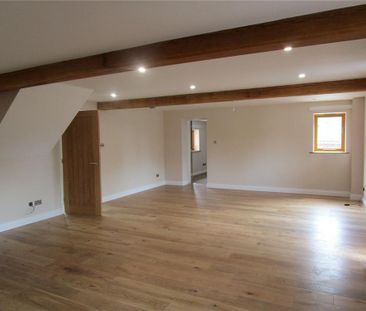 3 bedroom barn conversion to rent - Photo 1