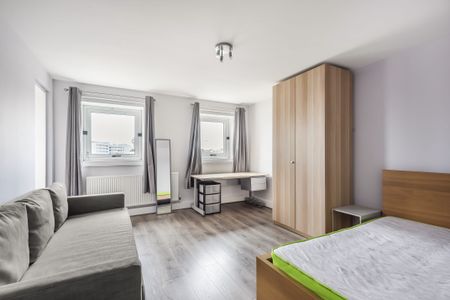 3 Bedroom - Photo 3
