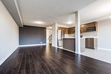 For Lease - 104 Symington Avenue, Oshawa, Ontario - Photo 4