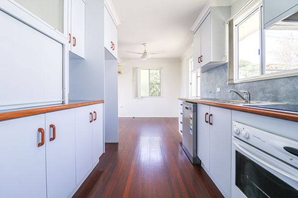 WELCOME TO 41 FLINDERS STREET - WHERE LIFESTYLE MEETS LOCATION! - Photo 1