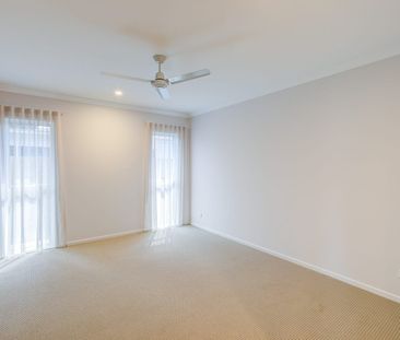 Brand New Luxury Family Home! - Photo 4