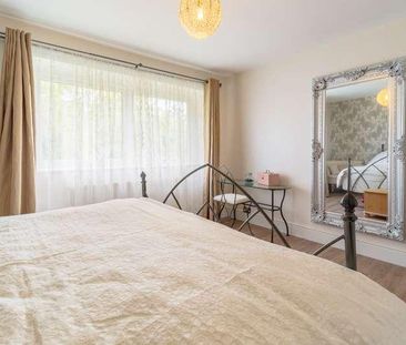 West End Court, West End Lane, Stoke Poges, SL2 - Photo 5