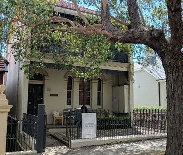 Updated Studio Located in a Quiet Tree Line Street - Photo 6