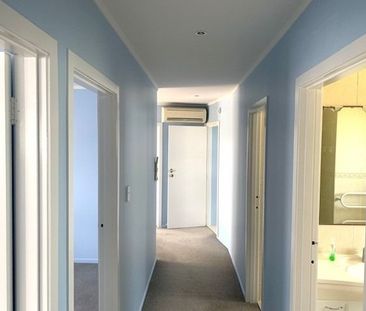 Spacious warm 3 Bedroom - Photo 4