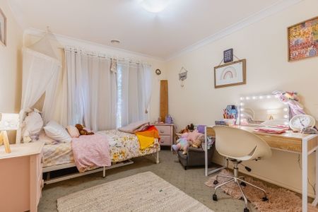 Spacious Family Home - Photo 4