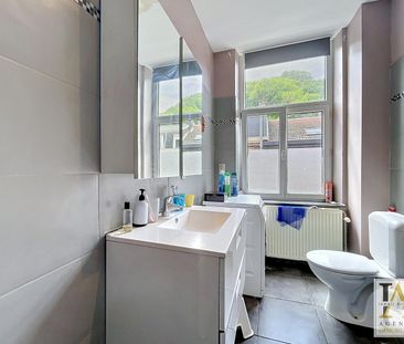 Lumineux appartement 2 chambres offrant de beaux volumes - Photo 5