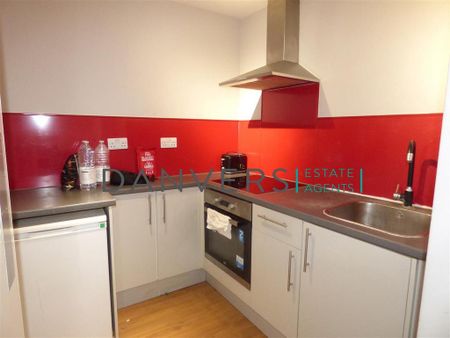 1 bedroom in a house share to rent - Photo 4