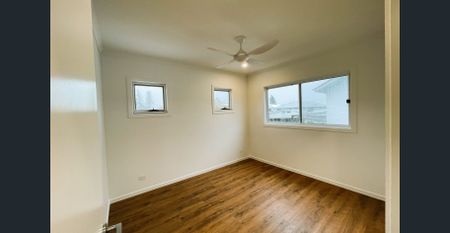 Townhouse in Lennox Village - Photo 3