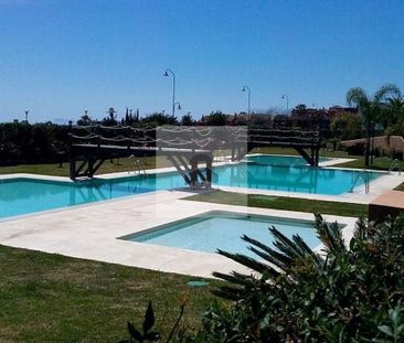 2 bedroom luxury penthouse for rent in Estepona, Spain - Photo 6