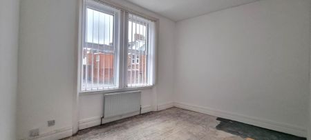 2 bedroom ground floor flat to rent - Photo 5