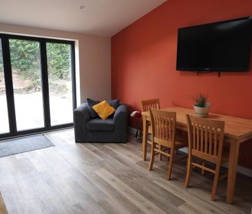 6 bedroom house to rent - Photo 1