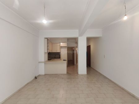 Διαμέρισμα για ενοικίαση - Παραλία, - Φωτογραφία 2