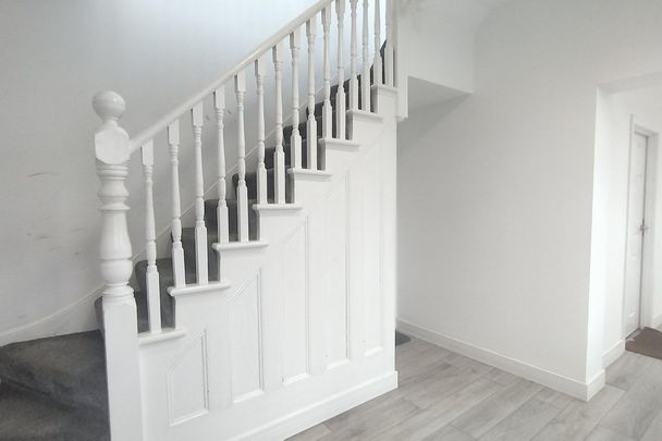 Gunnersbury Lane - Photo 1