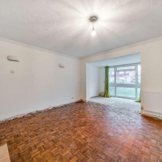 Avon Close, Addlestone, Surrey, KT15 - Photo 1