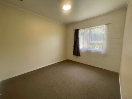 Two Bedroom Unit Close to Town - Photo 3